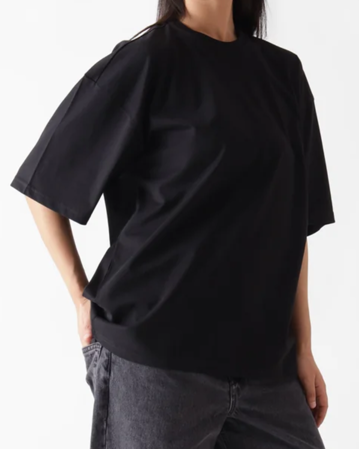 Black Oversized Front-Women2
